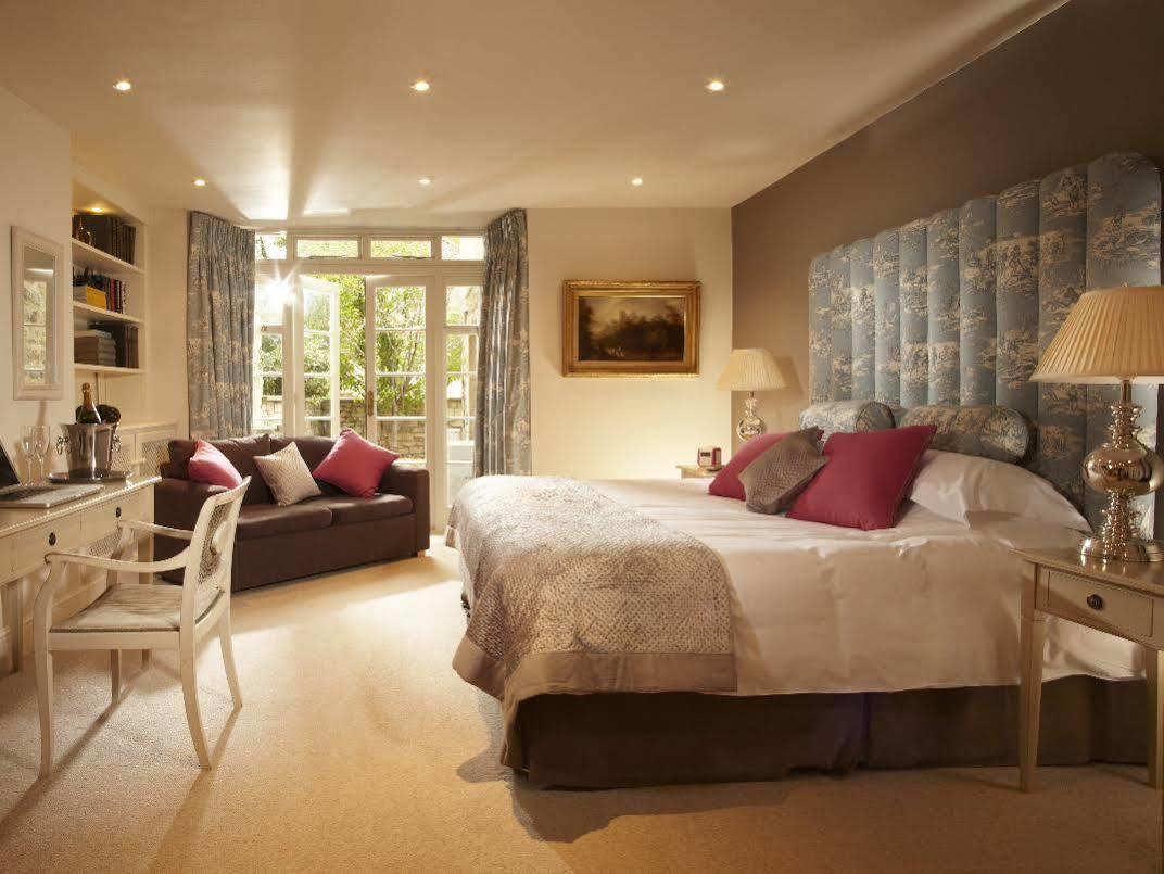 ホテル ザ ウィンザー タウンハウス バース エクステリア 写真 A bedroom at The Old parsonage
