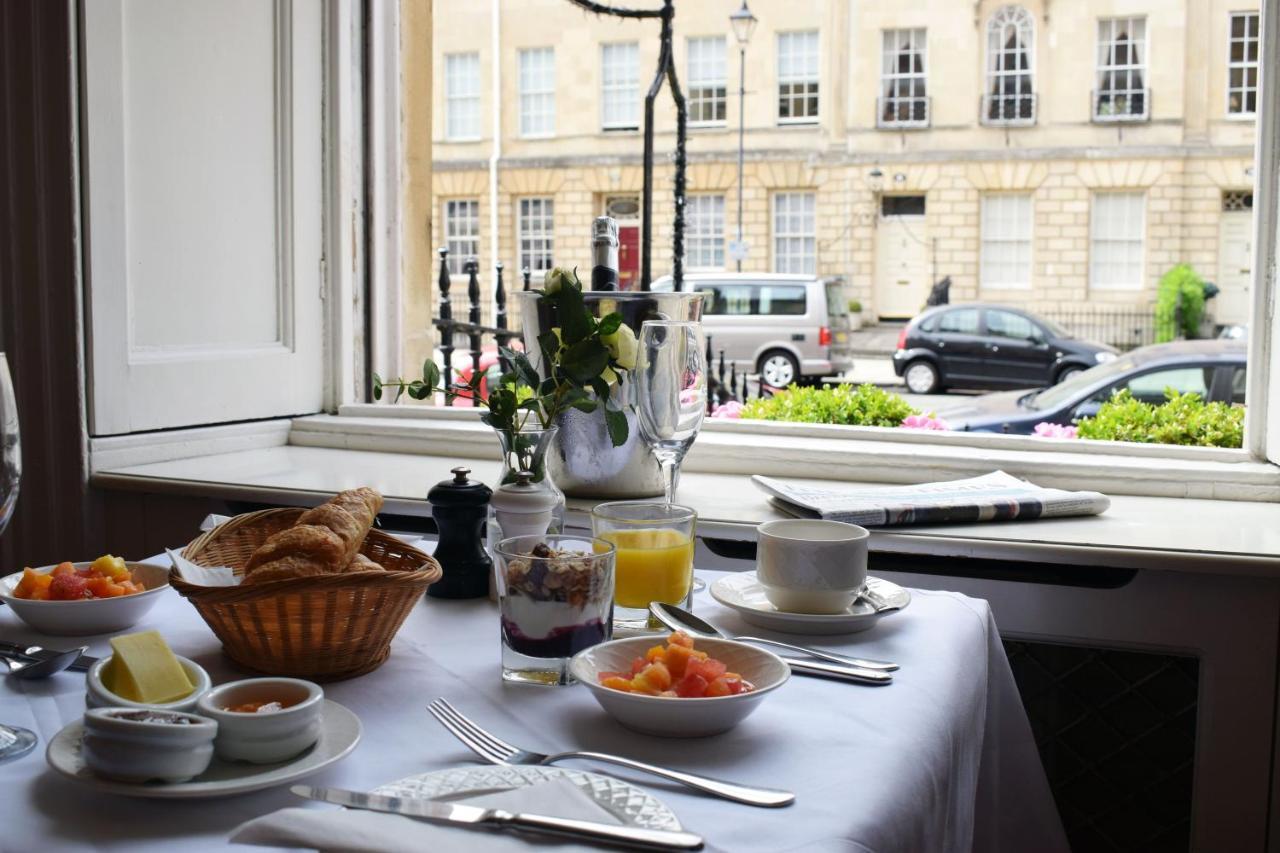 ホテル ザ ウィンザー タウンハウス バース エクステリア 写真 Breakfast at the hotel
